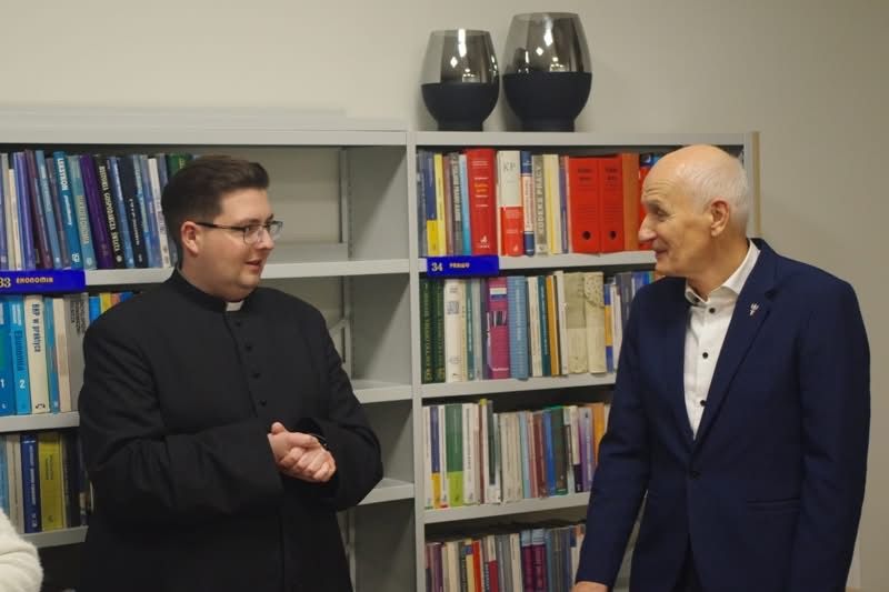 Film dr Ola - niewolnica miłosierdzia i spotkanie autorskie z reżyserem